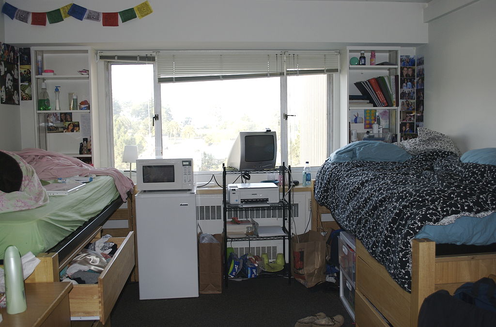 This room is filled with the essential gear of the successful college student ... photo by CC user KateSpan on wikimedia
