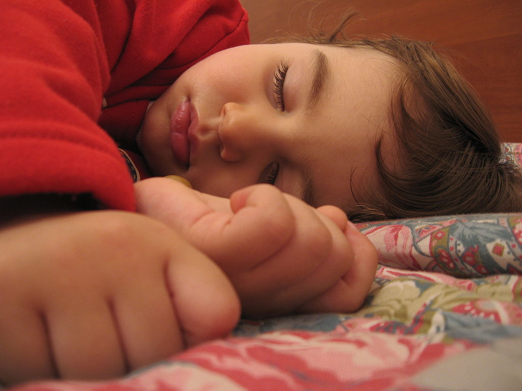 Want to keep an optimal sleep schedule for children? Homeschool ... photo by CC user Alessandro Zangrilli on wikimedia commons